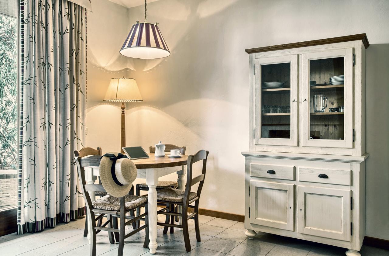 Roccamare Resort - Ville E Appartamenti Кастильоне-делла-Пеская Экстерьер фото