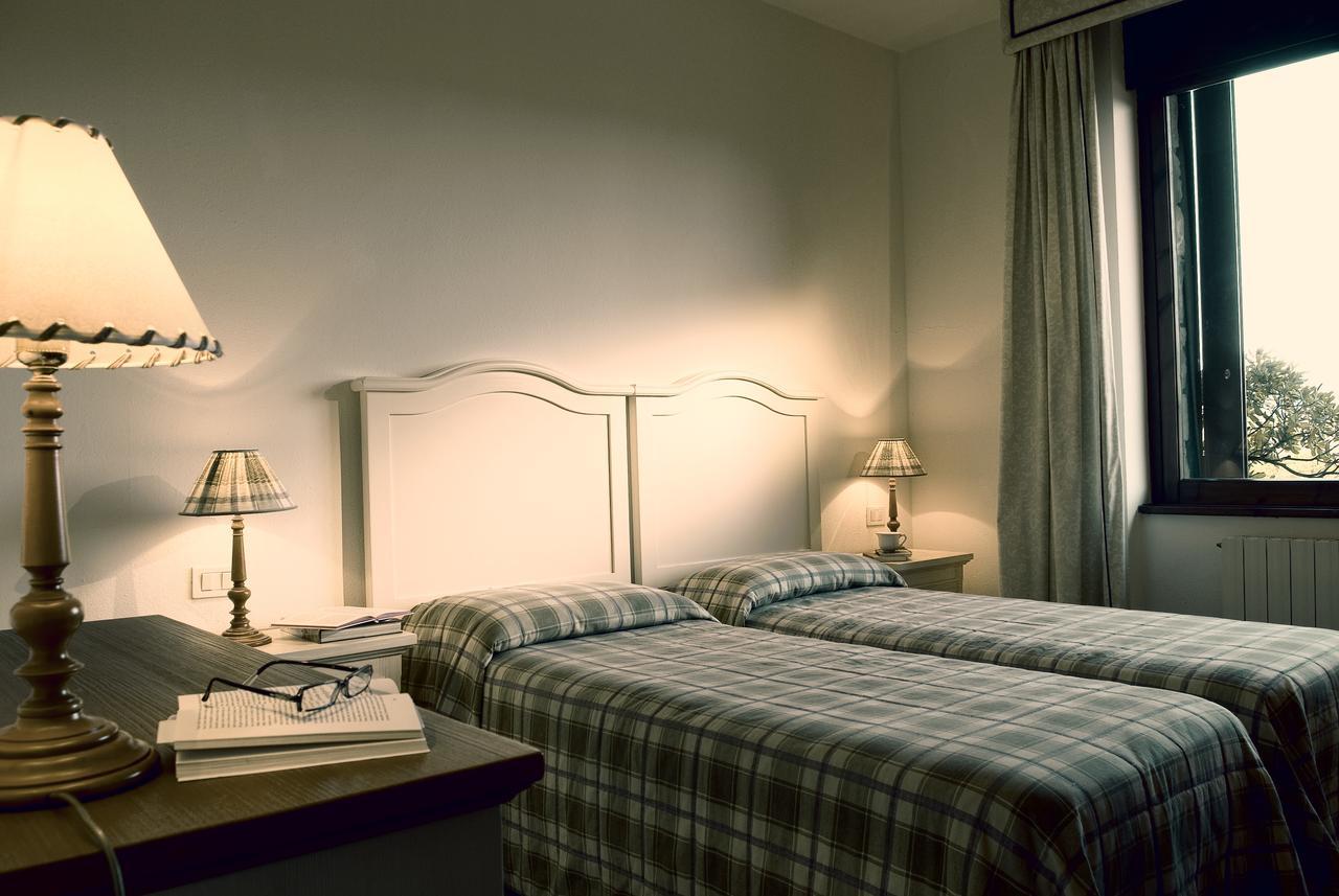 Roccamare Resort - Ville E Appartamenti Кастильоне-делла-Пеская Экстерьер фото