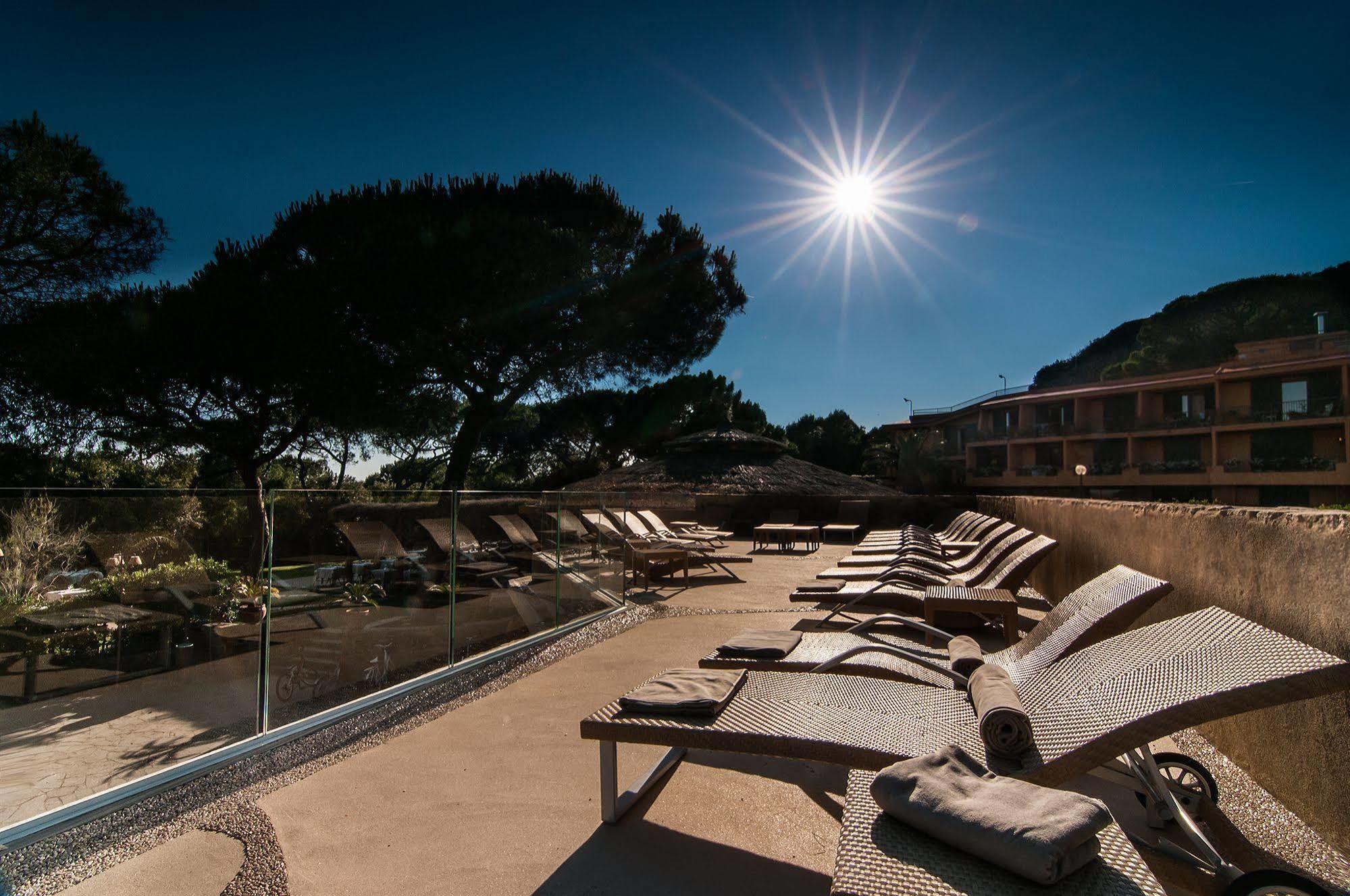 Roccamare Resort - Ville E Appartamenti Кастильоне-делла-Пеская Экстерьер фото